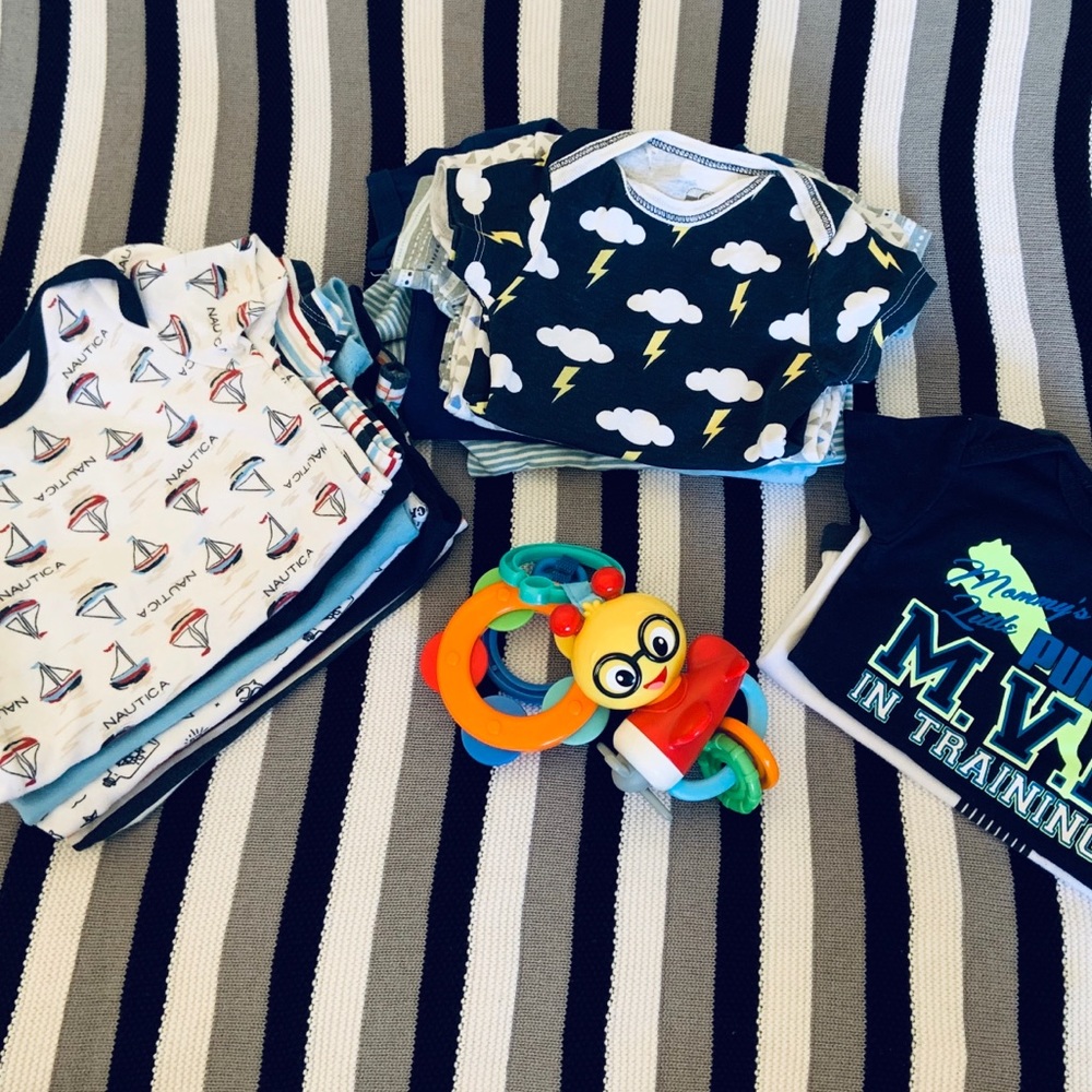 💰LOT OF 15 Onesies! 💰